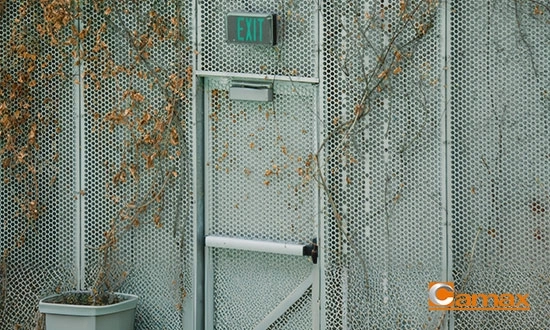 How to Choose The Right Single Door Exit Device for Your Commercial Buildings? How to Choose The Right Single Door Exit Device for Your Commercial Buildings?